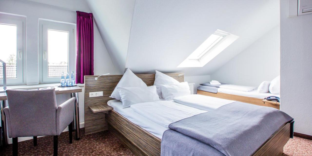 Hotel Das Kronprinz Тройсдорф Екстер'єр фото