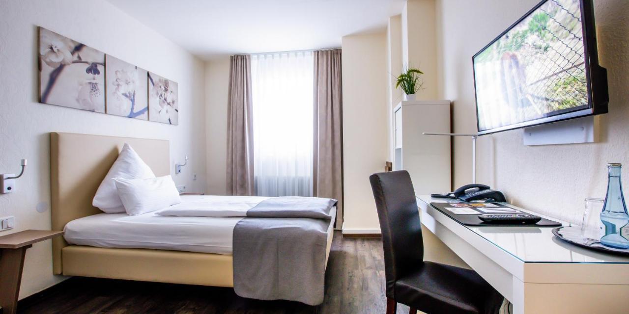 Hotel Das Kronprinz Тройсдорф Екстер'єр фото