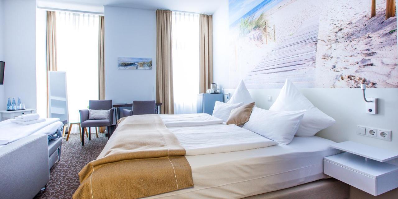 Hotel Das Kronprinz Тройсдорф Екстер'єр фото