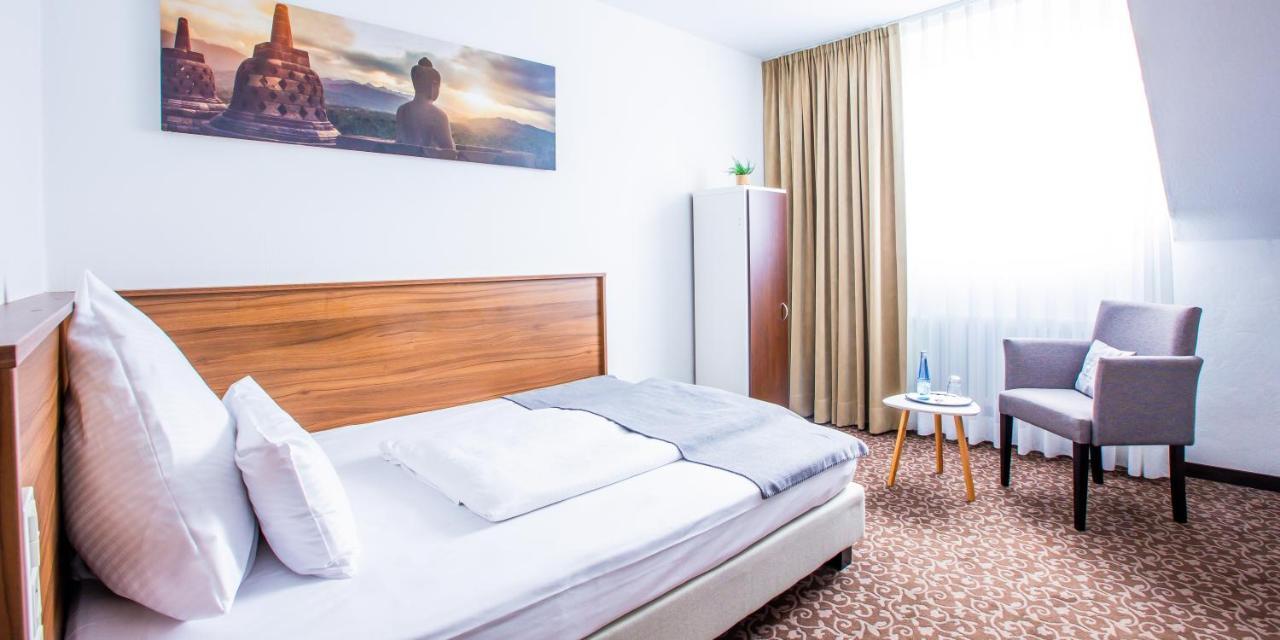 Hotel Das Kronprinz Тройсдорф Екстер'єр фото