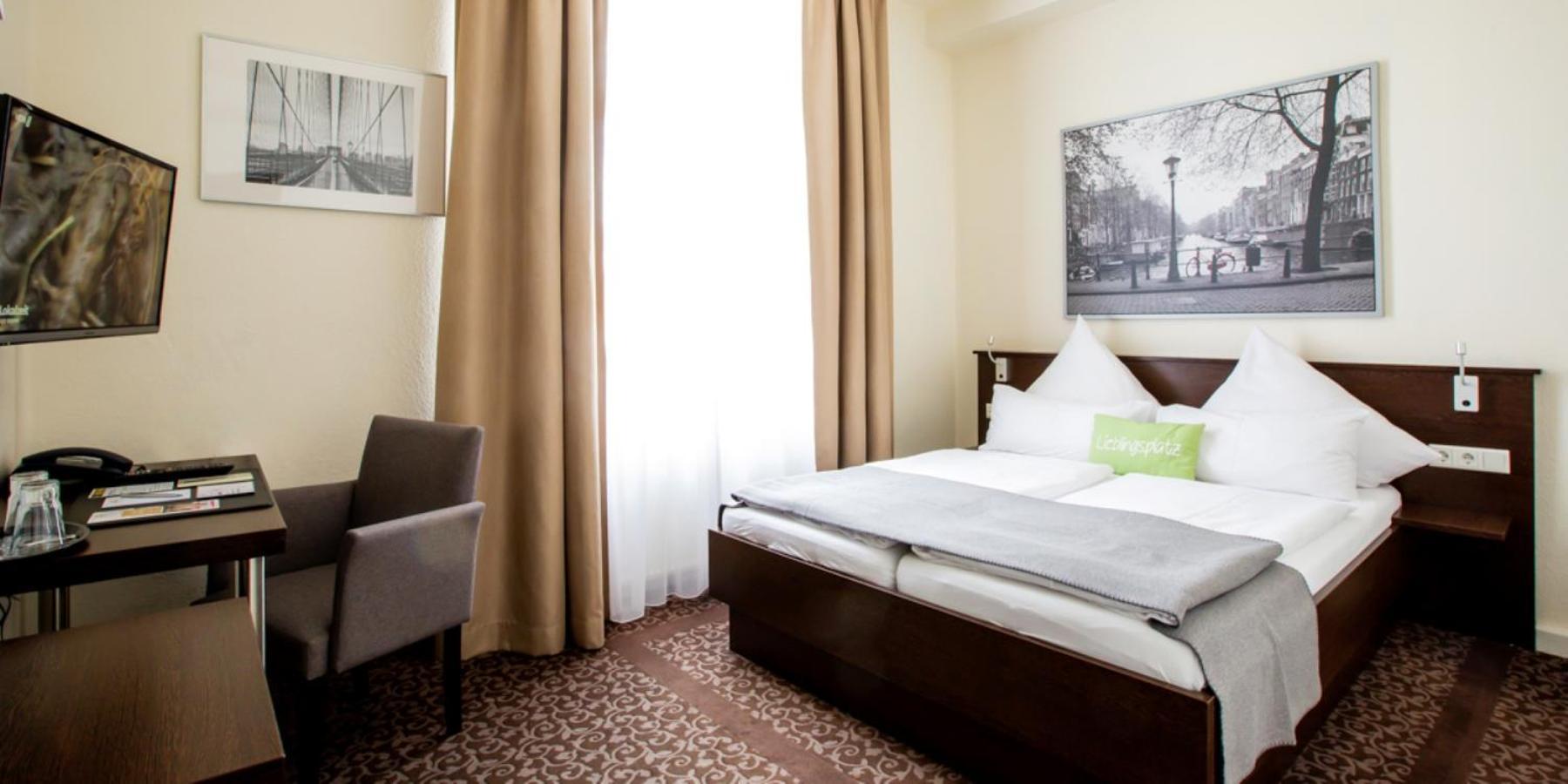Hotel Das Kronprinz Тройсдорф Екстер'єр фото