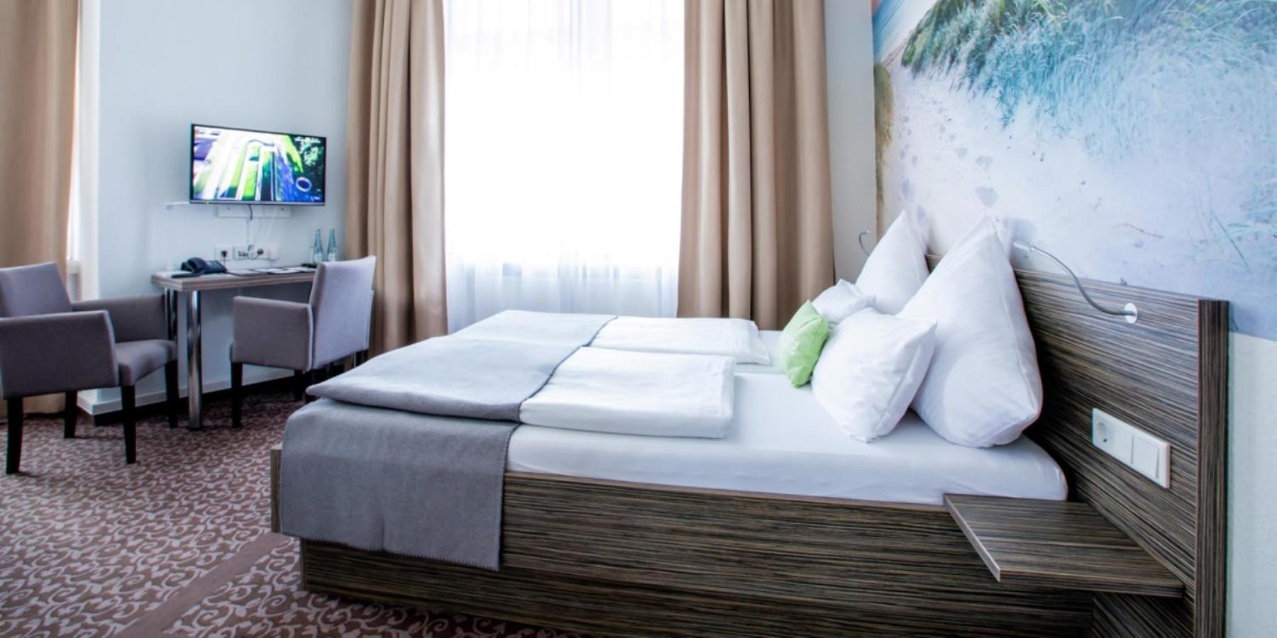 Hotel Das Kronprinz Тройсдорф Екстер'єр фото