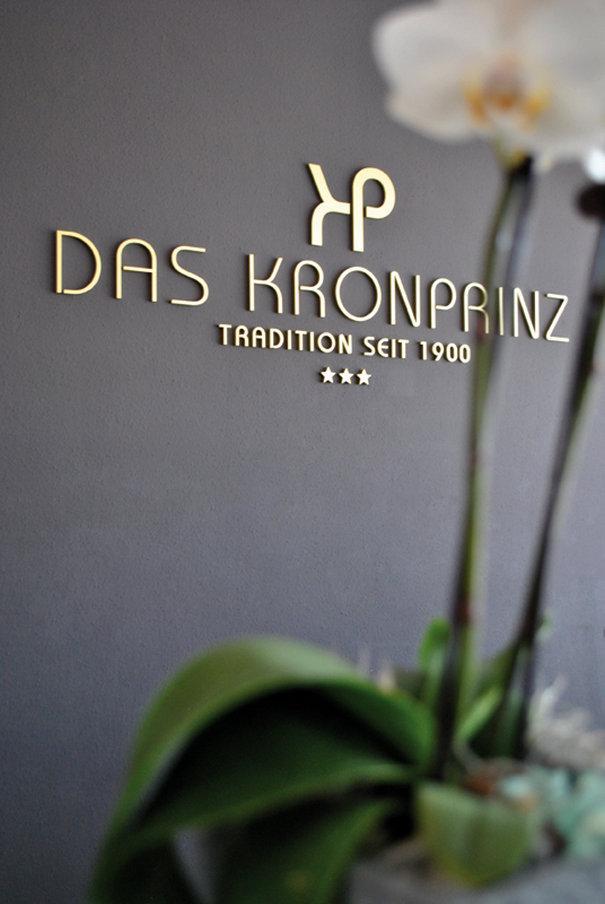 Hotel Das Kronprinz Тройсдорф Екстер'єр фото